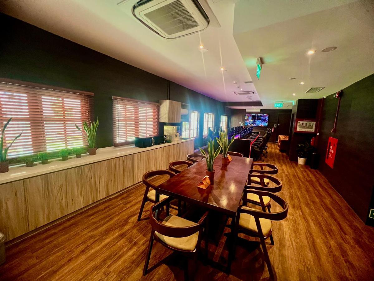 Arena Esports @ Bugis Village Khách sạn